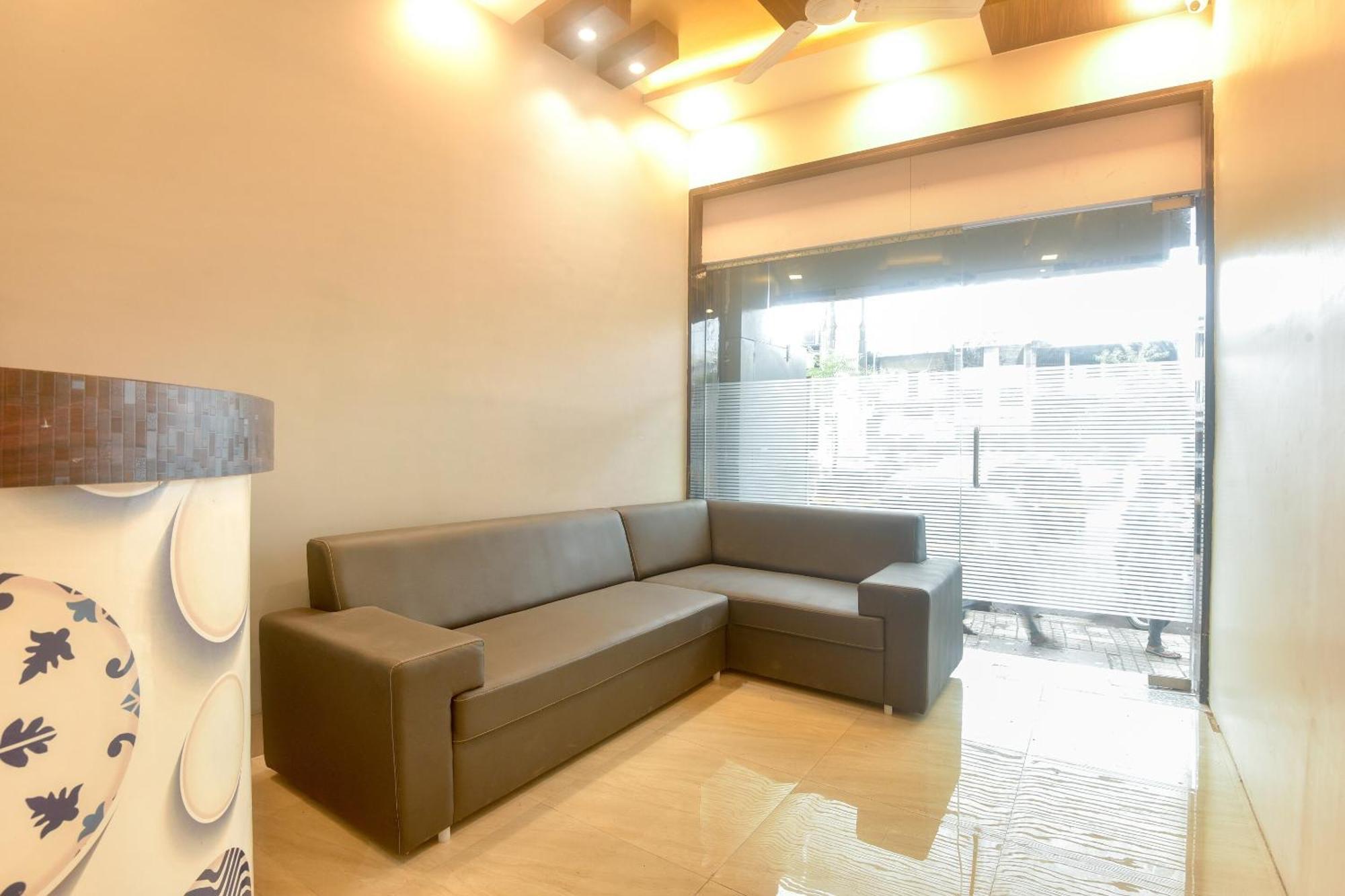 โอโย 64671 รอยัล อควา Hotel มุมไบ ภายนอก รูปภาพ